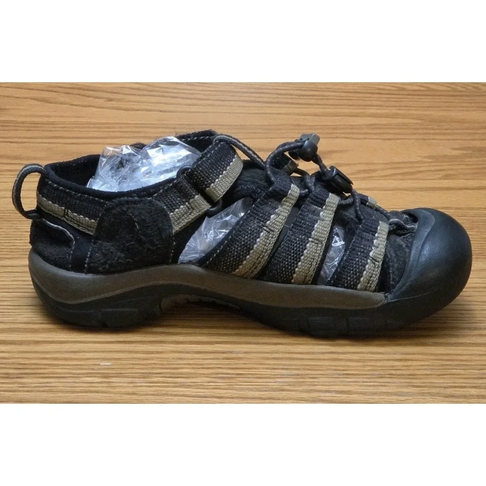 Keen Newport H2 Waterproof Trail Hiking Sandals Gray Black Boys Youth Sz 4.5 - 5